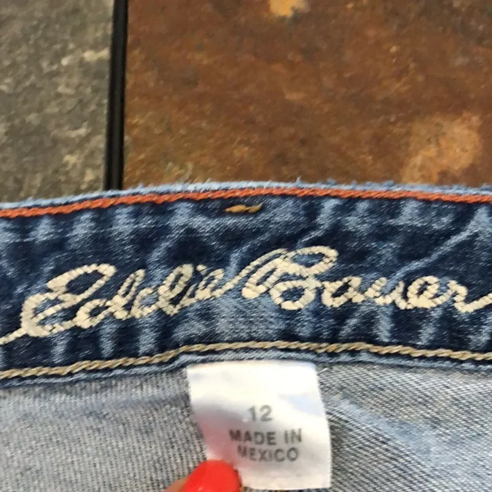 Eddie Bauer Curvy Straight Leg Jeans in Medium Wash size 12